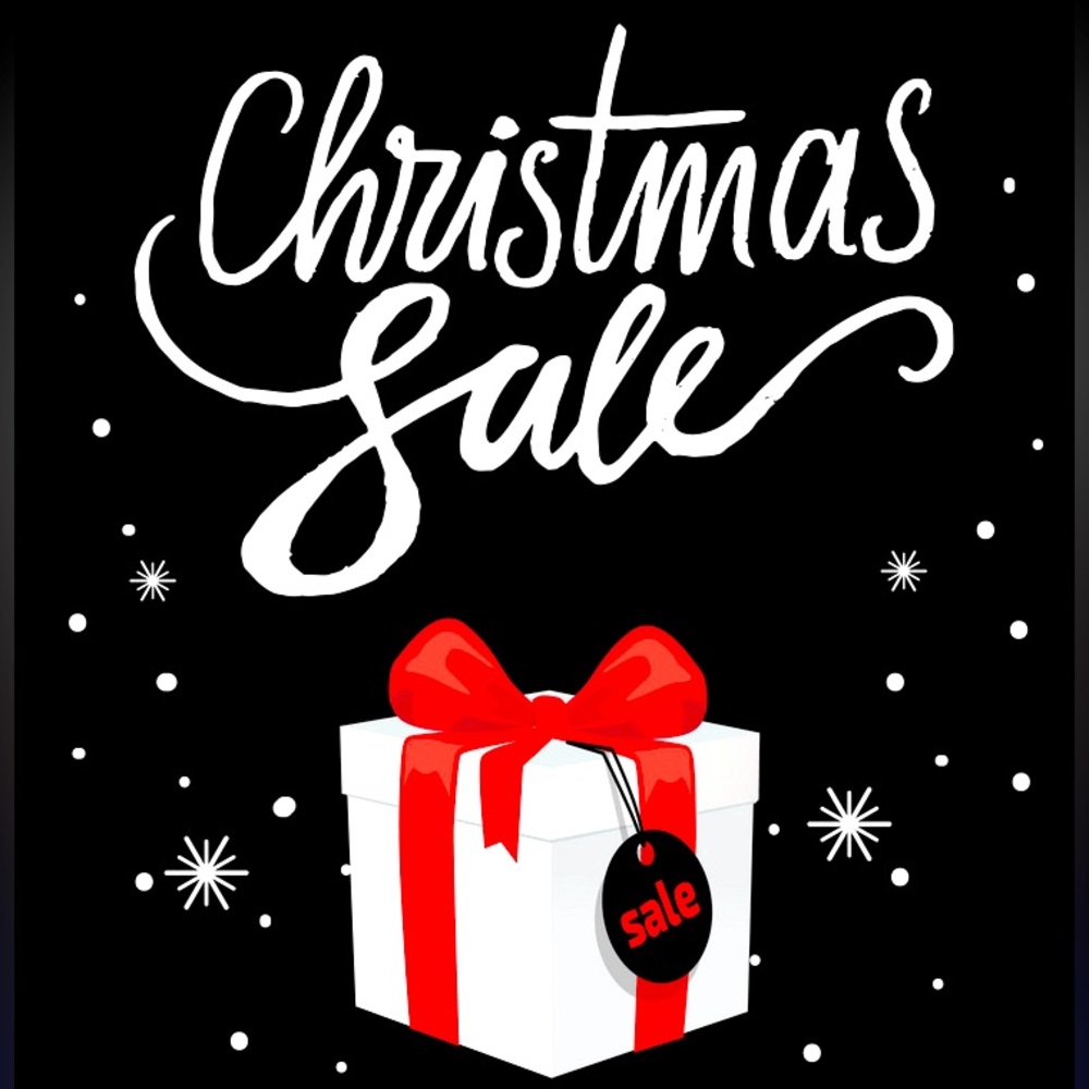 Closet on sale! 🎄